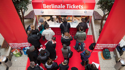 Berlin  Deutschland  Vorverkauf der Berlinale Kinokarten in den Potsdamer Platz Arkaden