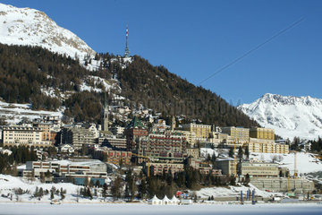 Blick auf das Panorama von St. Moritz