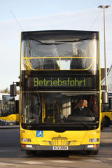 Berlin  Deutschland  Doppeldeckerbus der BVG im Betriebshof