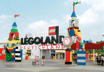 Haupteingang zum deutschen Legoland