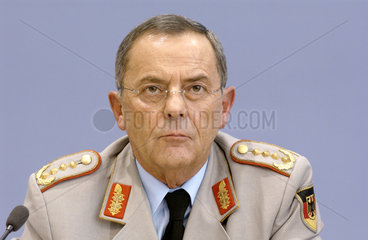 General Wolfgang Schneiderhan  Bundeswehr