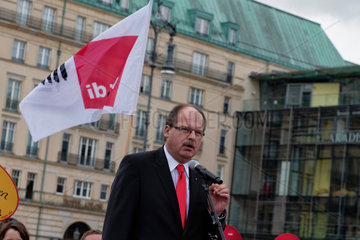 Berlin  Deutschland  Stefan Koerzell  SPD  auf der DGB-Kundgebung Mindestlohn