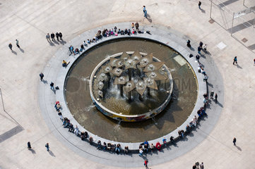 Berlin  Deutschland  Brunnen der Voelkerfreundschaft auf dem Alexanderplatz