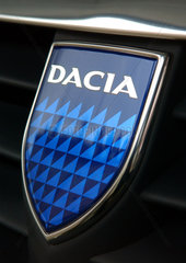 Berlin  Dacia-Logan  Billigauto aus Rumaenien
