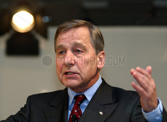 Minister Wolfgang Clement im Rampenlicht  Bochum
