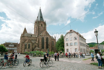 Blick auf die historische Kirche in Wissembourg
