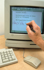 Digitale Unterschrift auf einem Bildschirm