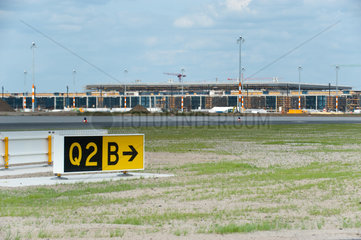Schoenefeld  Deutschland  der zukuenftige Flughafen Berlin-Schoenefeld International