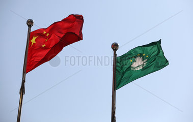 Macau  China  Nationalfahnen von Macau und China