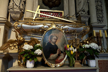 Krakau  Polen  Grabmal des Heiligen Stanislaw Kazimierczyk in der Corpus Christi Bazilika