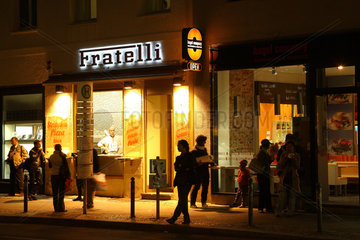 Berlin  Deutschland  Restaurants in der Rosenthaler Strasse in Berlin