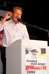 Berlin  Deutschland  Demonstration unter dem Motto Freiheit statt Angst mit Frank Bsirske