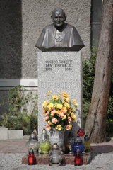 Statue von Papst Johannes Paul II in Swinemuende in Polen