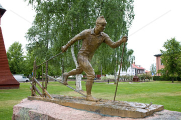 Mora  Schweden  Langlauflaeufer-Skulptur