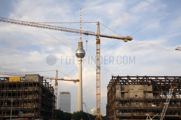Berlin  Reste des Palastes der Republik und der Fernsehturm