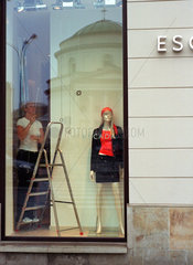 Schaufenster einer Escada-Boutique in Warschau