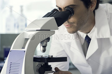 Laboratory assistant at work in laboratory