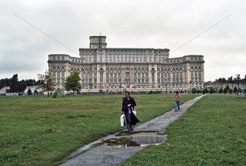 Nordseite des Parlamentspalastes (Palatul Parlamentului) in Bukarest