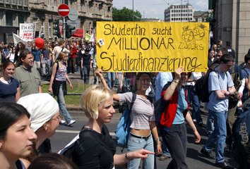 Duesseldorf  Studentendemo gegen Studiengebuehren