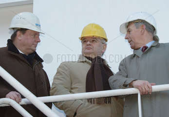 Bundesaussenminister Joschka Fischer besucht Lindenau-Werft in Kiel