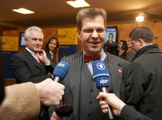 Kubicki  FDP  und Stegner  SPD  bei der Wahlparty