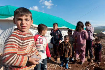 Atma  Syrien  Kinder im Fluechtlingslager Atma Camp an der tuerkischen Grenze