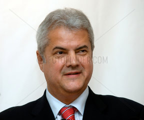 Prof. Dr. Adrian Nastase  Premierminister von Rumaenien