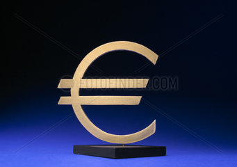 Der Euro auf einem Sockel