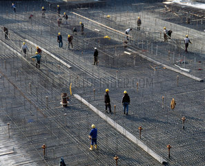 Berlin  Bauarbeiter auf einer Baustelle