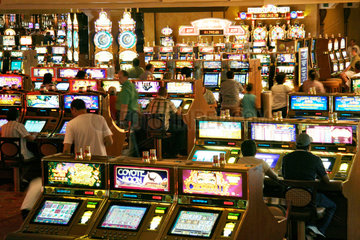 Las Vegas  USA  Spieler an Automaten