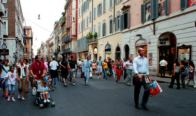 Rom  die Geschaeftsstrasse Via del Corso