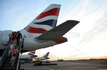 London  Grossbritannien  Flugzeuge von British Airways auf dem Flughafen Heathrow