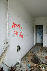 Borna  Deutschland  zerstoertes Geschaeftsgebaeude mit Graffito