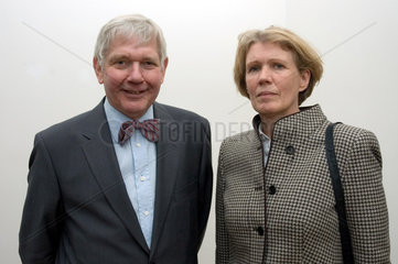 Berlin  Deutschland  Olafur Davidsson  Botschafter der Republik Island  mit Gattin