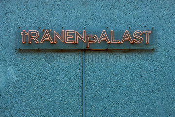 TRAENENPALAST Logo