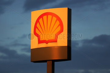 Braunschweig  Deutschland  Logo des Mineraloelunternehmen Shell