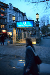Berlin  Eingang zum U-Bahnhof Viktoria-Luise-Platz