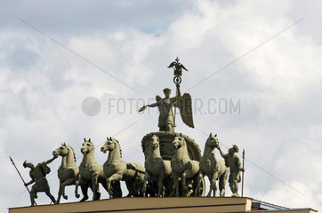 Sankt Petersburg  Russland  Quadriga auf dem Schlossplatz