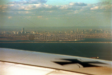 New York  USA  Blick auf die Stadt aus dem Flugzeug