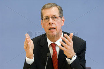 Berlin  Reinhold Robbe (SPD)  Wehrbeauftragter des Deutschen Bundestages
