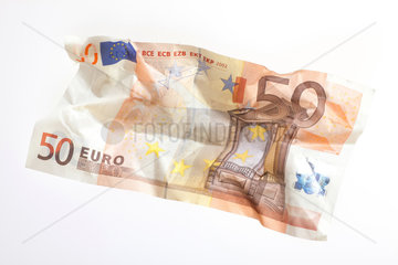 Berlin  Deutschland  zerknitterter 50-Euroschein