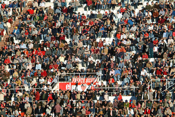 Sevilla  Zuschauer im Estadio Ramon Sanchez Pizjuan