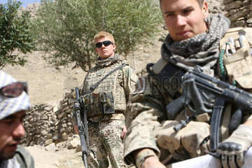 Feyzabad  Afghanistan  ISAF Soldaten auf Patrouille