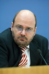 Berlin  Steffen Kampeter zum Thema Bundeshaushalt 2008 und Nachtragshaushalt 2007