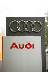 Berlin  Deutschland  das Logo von Audi