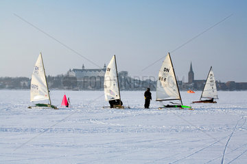 Ploen  Deutschland  Eissegler auf dem zugefrorenen grossen Ploener See