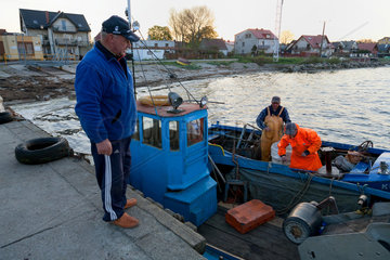 Kussfeld  Polen  kaschubische Fischer machen sich bereit zum Auslaufen