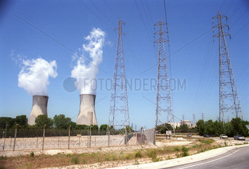 Kernkraftwerk der E.D.F. auf dem Gelaende der Atomanlage Tricastin