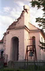 Kalesija  Bosnien und Herzegowina  zerstoerte Kirche