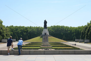 Berlin  Deutschland  sowjetisches Ehrenmal im Treptower Park